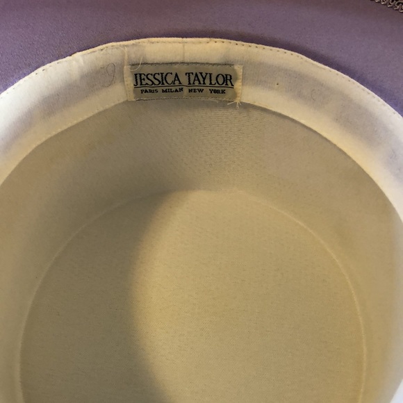 Lilac fashion hat - Picture 3 of 3